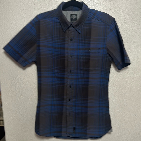 Men’s Harley Davidson button down - Picture 1 of 3